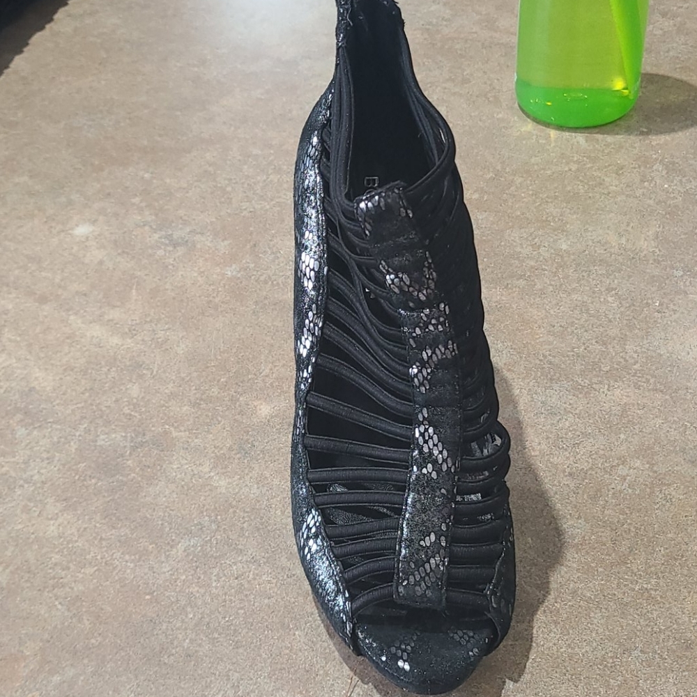 BCBG snake skin heels